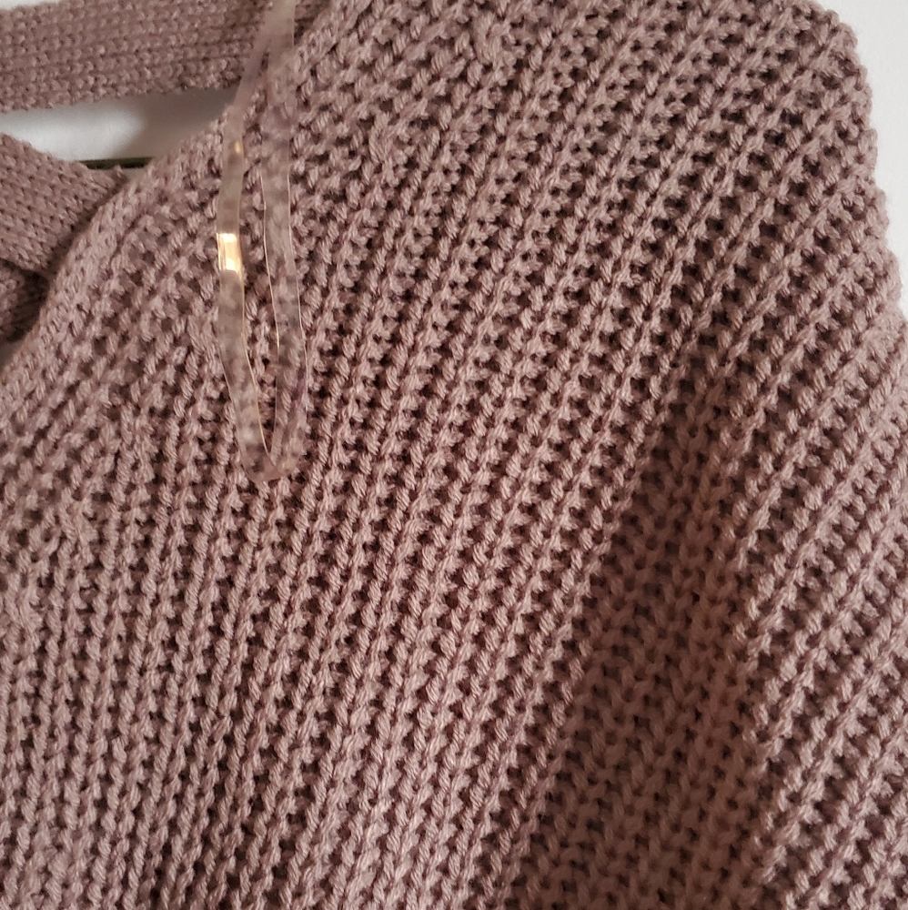 CHARLOTTE RUSSE SWEATER - Picture 7 of 11